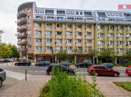 Dum | Prodej - obchodní prostor, 52 m²