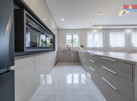 . | Prodej - dům/vila, 166 m²