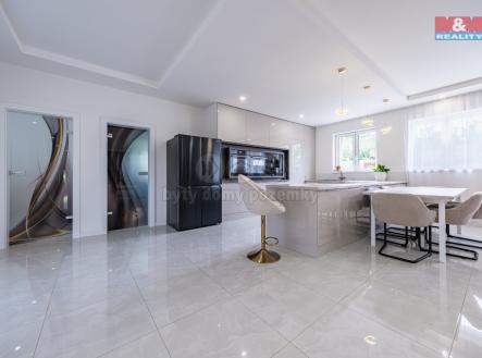 . | Prodej - dům/vila, 166 m²