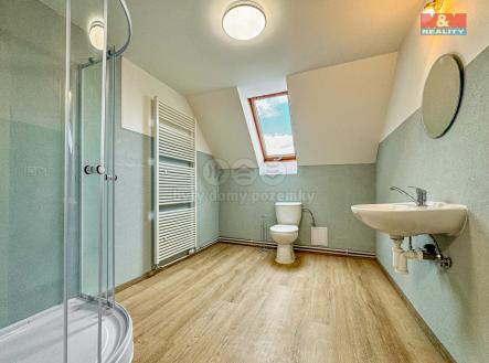 RODINNY DUM CHAROVICE BYT 3-5.jpg | Prodej - dům/vila, 213 m²
