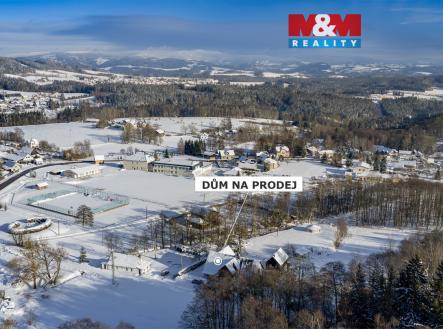 Dům pohled z dronů | Prodej - dům/vila, 323 m²