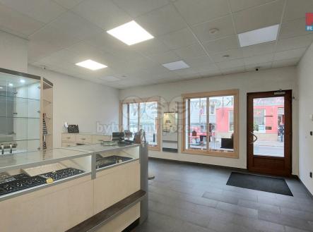 20250730_093337.jpg | Pronájem - obchodní prostor, 115 m²