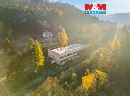 pohled na budovu  | Prodej - výrobní prostor, 1 236 m²