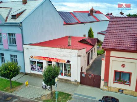 pohled z ulice | Prodej - obchodní prostor, 92 m²