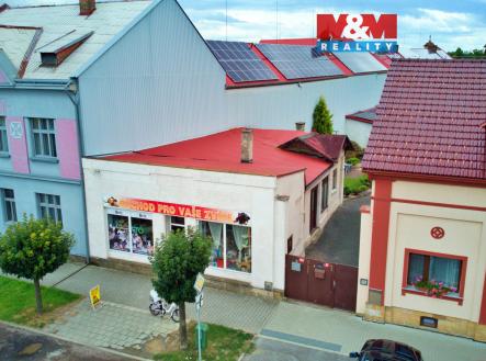 pohled z ulice | Prodej - obchodní prostor, 92 m²