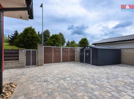 vjezd na pozemek | Prodej - dům/vila, 176 m²