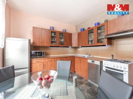 49fda7fc-872b-4a19-845b-85d80680d712.jpg | Prodej bytu, 4+1, 77 m²