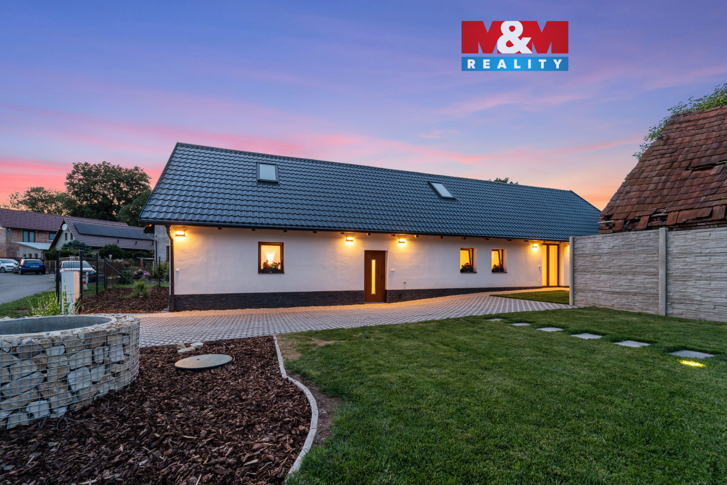 Noční pohled na dům