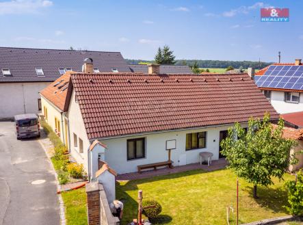 RODINNY DUM VELENKA DRON.jpg | Prodej - chata/rekreační objekt, 80 m²