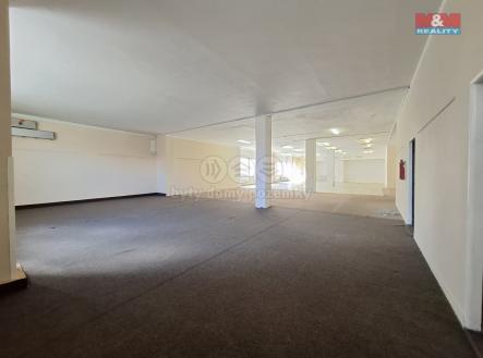 20250804_154537.jpg | Pronájem - obchodní prostor, 828 m²