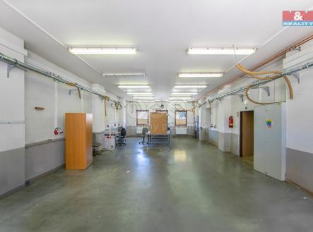 32 - neveřejné.jpg | Pronájem - výrobní prostor, 918 m²