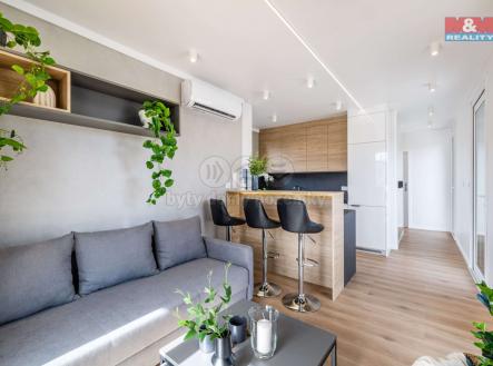 kuchyn+obyvak.jpg | Prodej - dům/vila, 57 m²