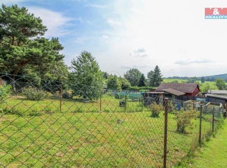 pohled na zahradu | Prodej - pozemek, zahrada, 383 m²