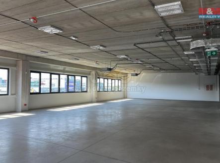 048c0bfb-f366-4b01-b0b5-bd6e381a107d.jpg | Pronájem - skladovací prostor, 829 m²