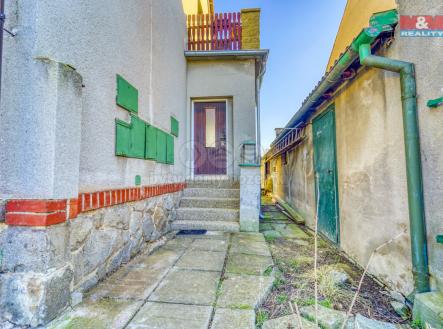 entrance_upscaled_x4.jpg | Pronájem bytu, 1+kk, 20 m²