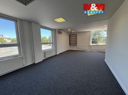 IMG_3745.jpg | Pronájem - obchodní prostor, 240 m²