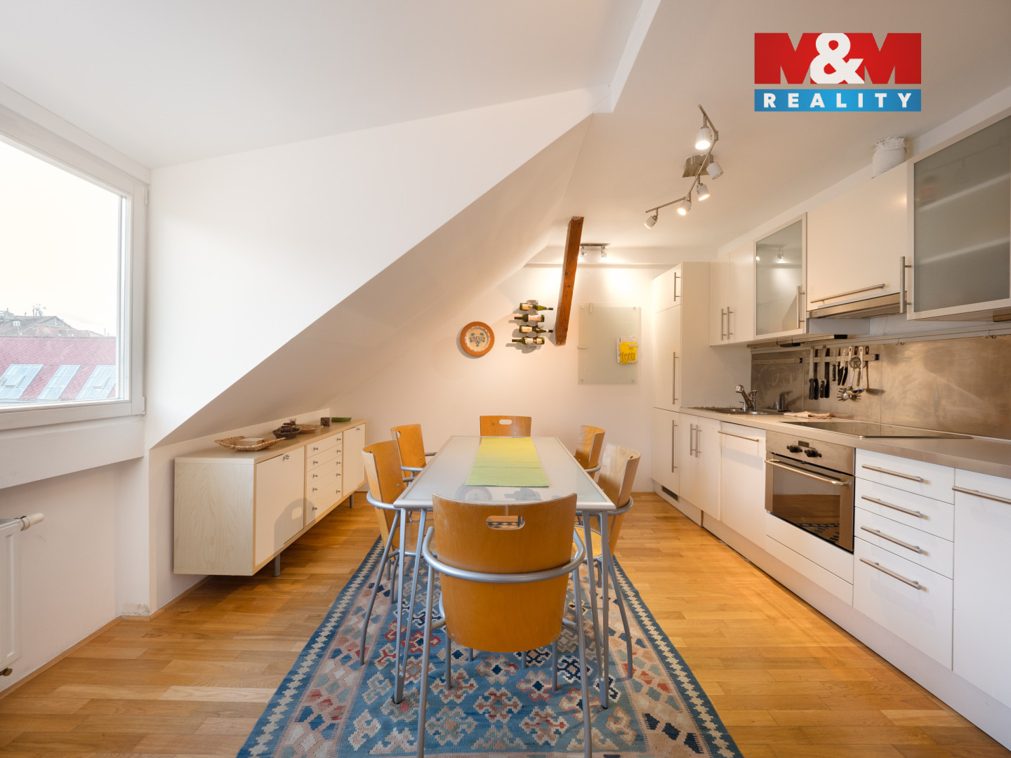 Obývací pokoj + kuchyně