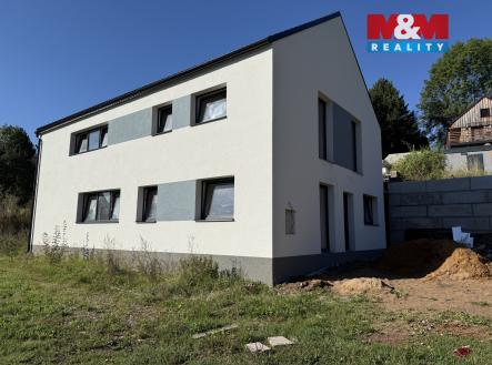 Dům  | Prodej - dům/vila, 200 m²