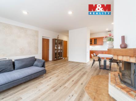 Byt v přízemí - obývací pokoj | Prodej - dům/vila, 314 m²