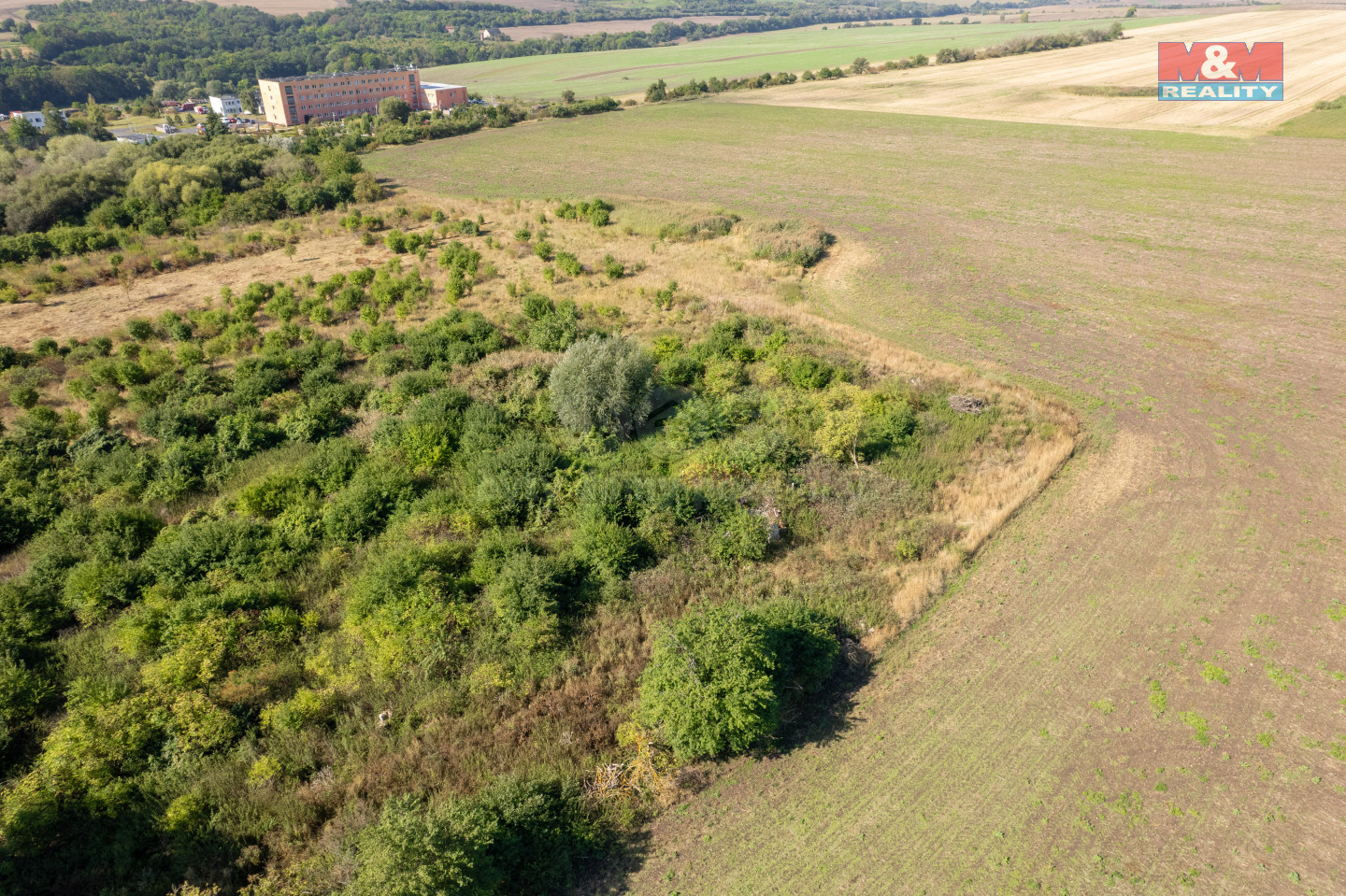 Prodávaný pozemek a okolí