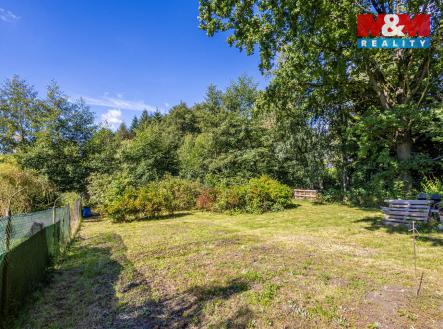 Pohled na zahradu | Prodej - pozemek, zahrada, 458 m²