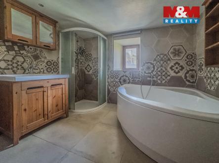 koupelna v patře  | Prodej - dům/vila, 200 m²