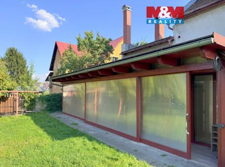 Pronájem - obchodní prostor, 33 m²