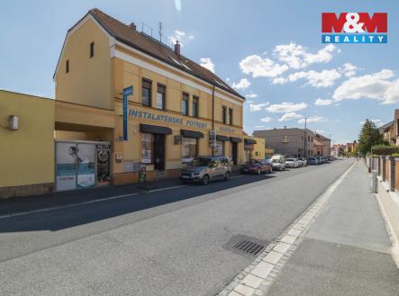 pohled z ulice na prostory | Pronájem - skladovací prostor, 30 m²