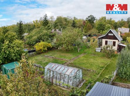 Pohled na chatu a zahradu | Prodej - chata/rekreační objekt, 20 m²