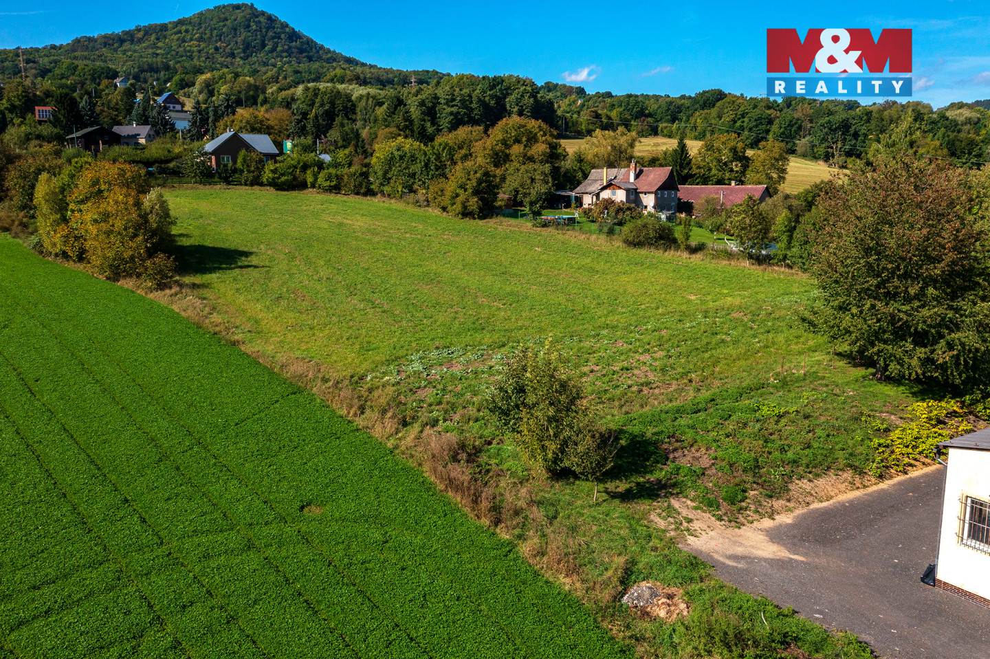 pohled na pozemek
