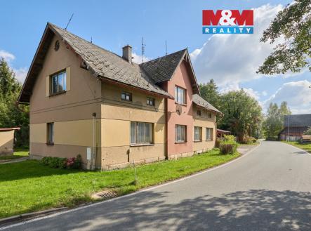Pohled na dům a okolí | Prodej bytu, 3+1, 118 m²