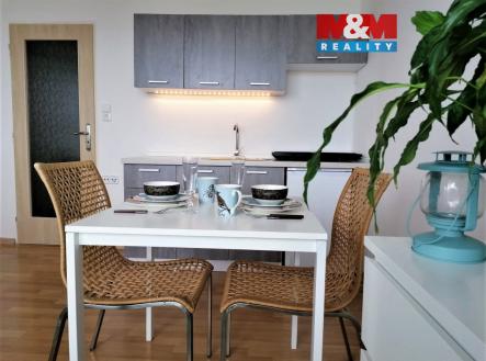 Obytný prostor s kuchyňskou linkou | Pronájem bytu, 1+kk, 21 m²