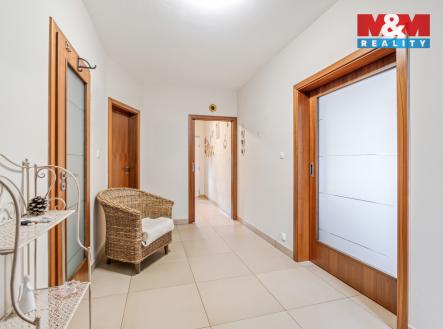 Předsíň v přízemí | Prodej - dům/vila, 252 m²