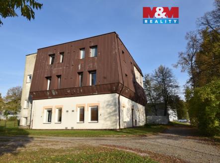 Pohled na dům | Pronájem bytu, 1+kk, 30 m²