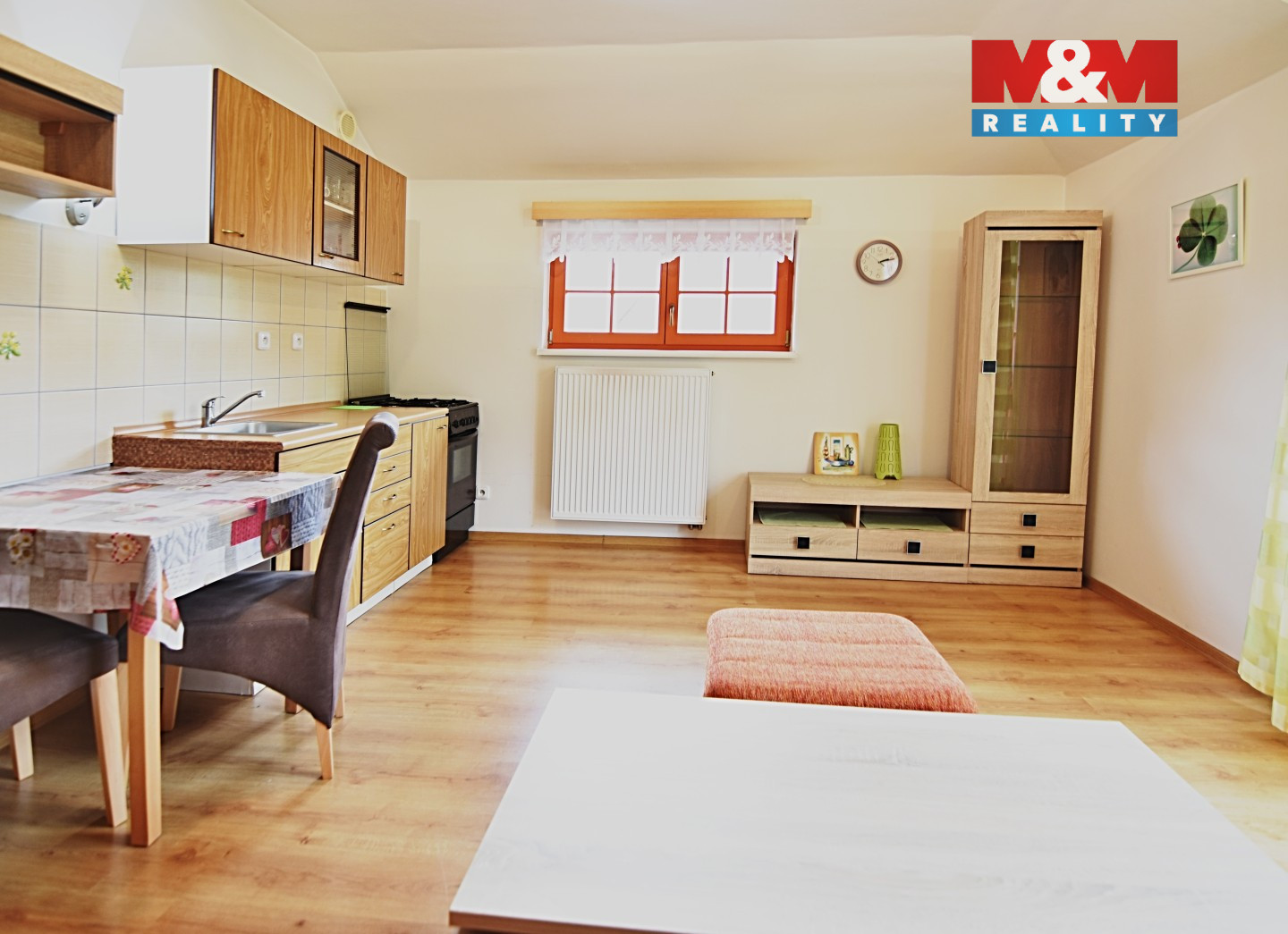 Obývací pokoj s kuchyní