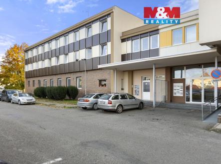 Pohled na dům | Prodej bytu, 1+1, 44 m²