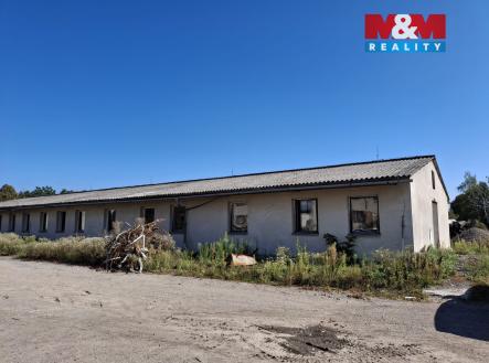 vchod do budovy západ.jpeg | Pronájem - skladovací prostor, 200 m²