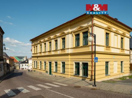pohled na bytový dům | Pronájem bytu, 2+kk, 49 m²