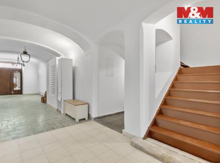 chodba 1NP | Prodej - dům/vila, 419 m²