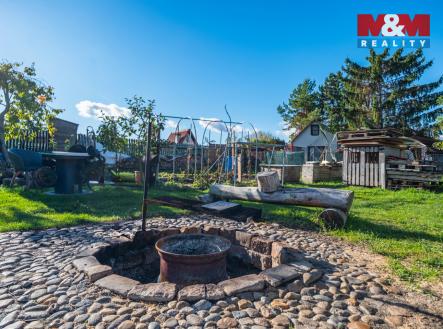 Ohniště s grilem | Prodej - pozemek, zahrada, 811 m²