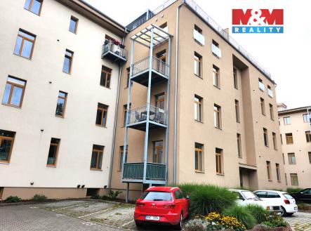 pohled z ulice | Prodej bytu, 2+kk, 51 m²