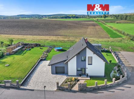 Pohled na dům | Prodej - dům/vila, 176 m²