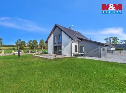 Pohled na dům | Prodej - dům/vila, 176 m²