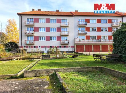 pohled ze zahrady | Pronájem bytu, 3+1, 66 m²