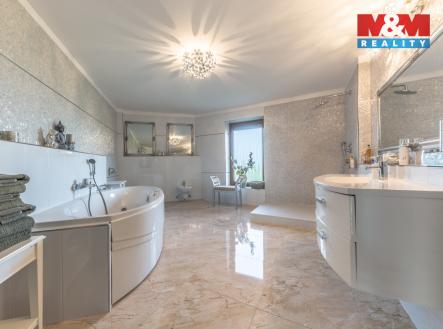 Koupelna v patře | Prodej - dům/vila, 325 m²