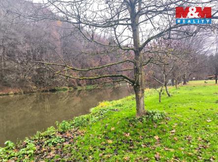 Pohled na řeku Sázavu | Prodej - pozemek pro bydlení, 546 m²