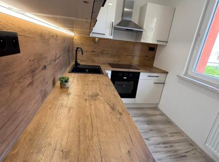 258e2a47-909e-4016-adb3-d123b2ce801a.jpeg | Prodej bytu, 3+1, 57 m²