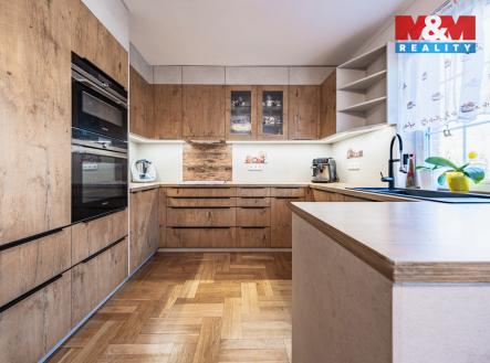 . | Prodej - dům/vila, 369 m²