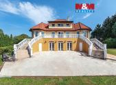 Pronájem - dům/vila, 395 m²
