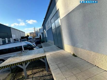 591908147_25218831791135048_8996955872176382459_n.jpg | Pronájem - skladovací prostor, 350 m²